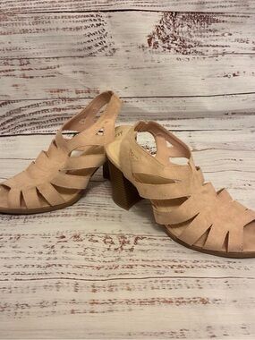 dexflex comfort Nude Pink Strappy Block Heel Sandals